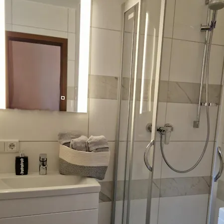 Fewo-2 Naehe Uniklinik, Messe Essen, Baldeneysee, Folkwang Museum, Zentral, Wlan * Essen